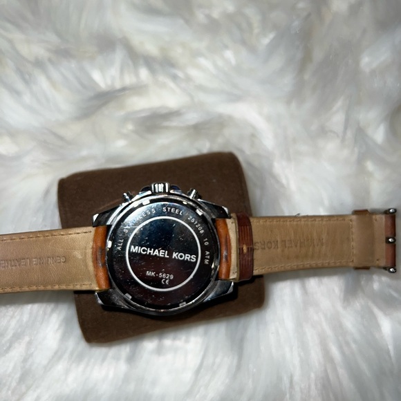 ⌚️Gently worn Micheal Kors watch⌚️ - Picture 3 of 5